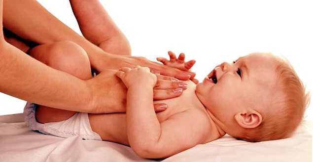 Массаж для новорожденных — польза или вред?